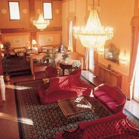 酒店 Regina Olga 4*